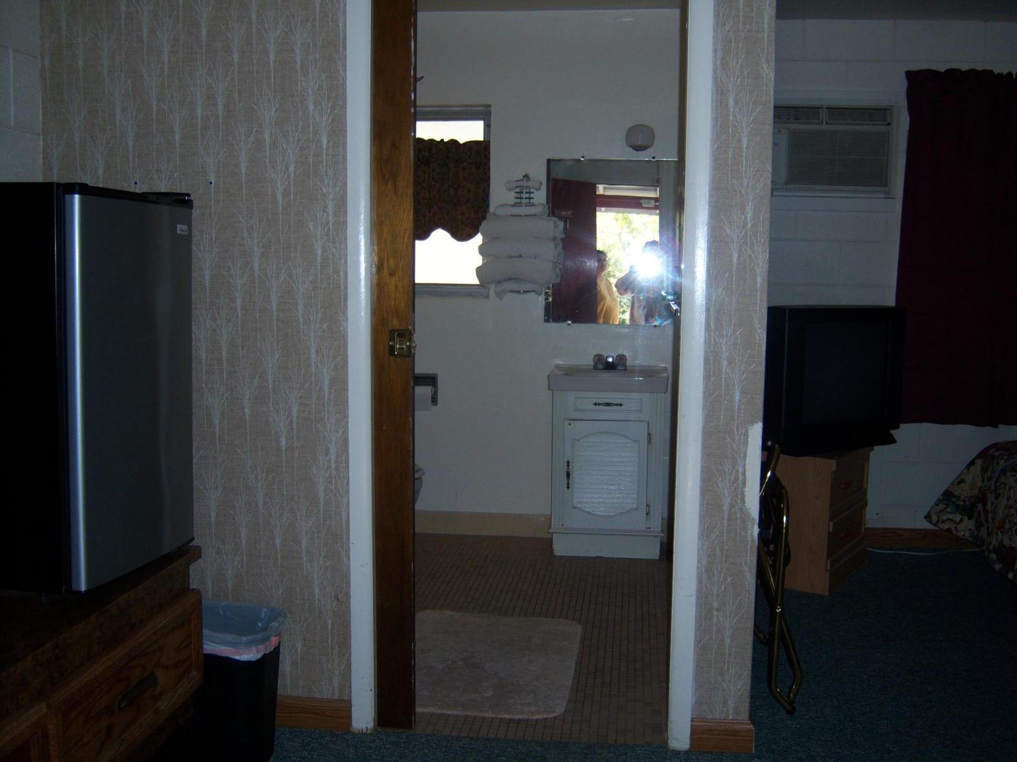 Shasta Dam Motel Shasta Lake Bagian luar foto