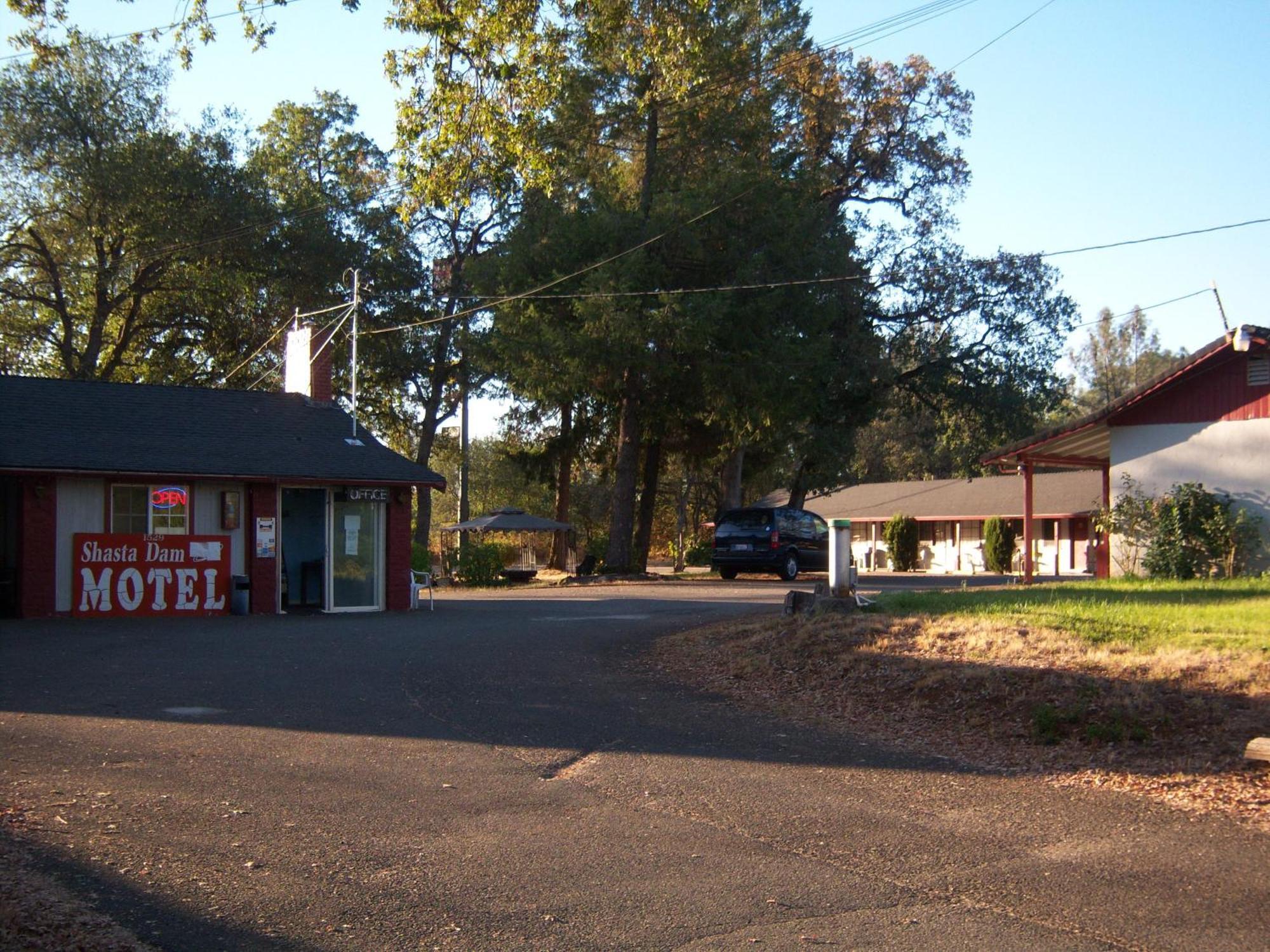 Shasta Dam Motel Shasta Lake Bagian luar foto