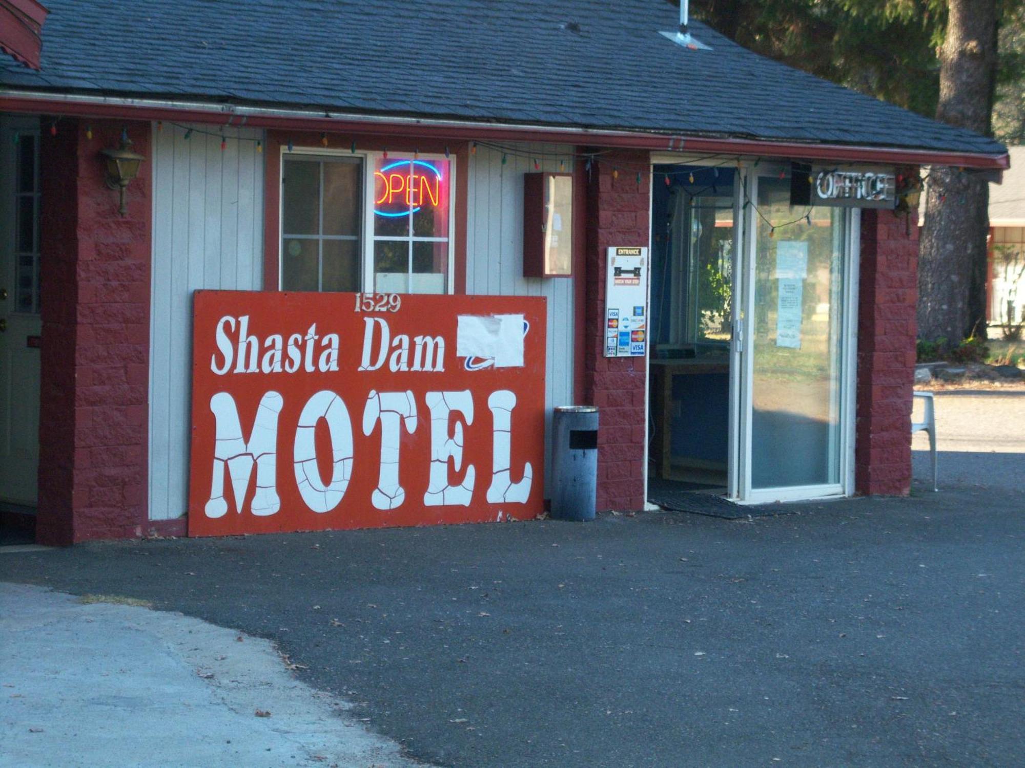 Shasta Dam Motel Shasta Lake Bagian luar foto