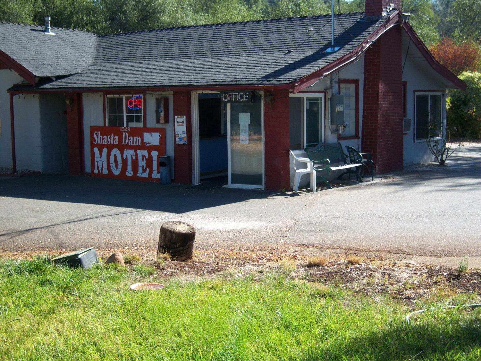 Shasta Dam Motel Shasta Lake Bagian luar foto